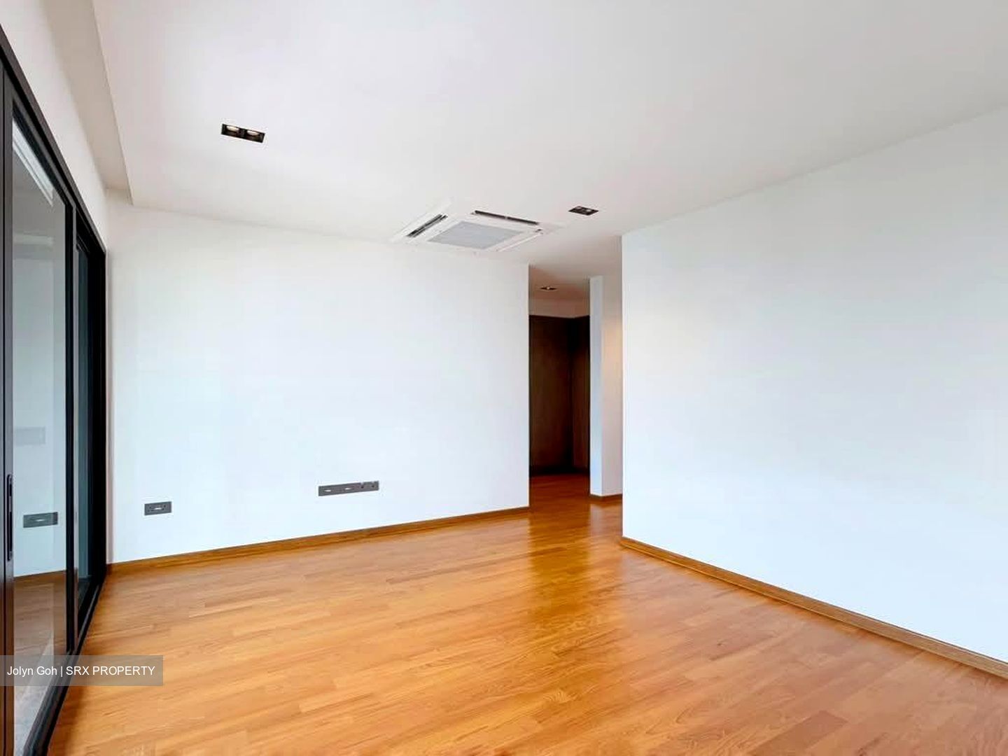 Sembawang Straits Estate (D27), Terrace #607010641